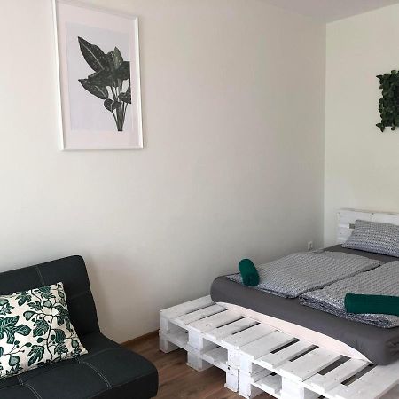 L&R Apartment Γκιόρ Εξωτερικό φωτογραφία