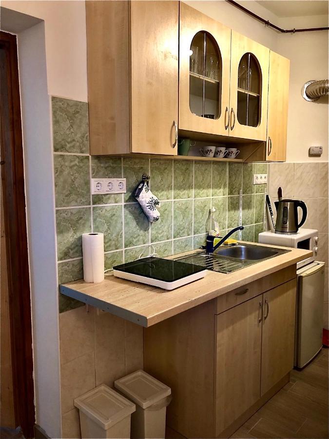 L&R Apartment Γκιόρ Εξωτερικό φωτογραφία