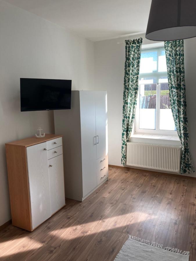 L&R Apartment Γκιόρ Εξωτερικό φωτογραφία